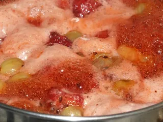 Dżem truskawkowo-agrestowy - 10