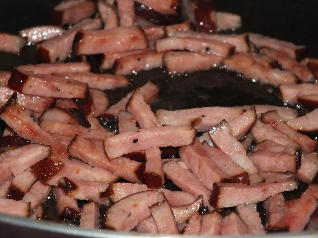 Letnia zapiekanka makaronowa ze szparagami i koperkiem