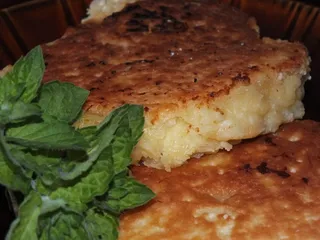 Świeży ananas smażony w kokosowym cieście - 1
