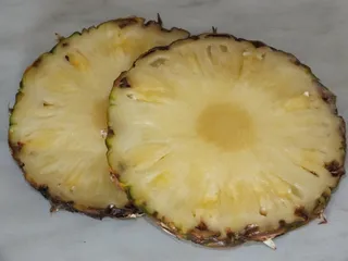 Świeży ananas smażony w kokosowym cieście - 5