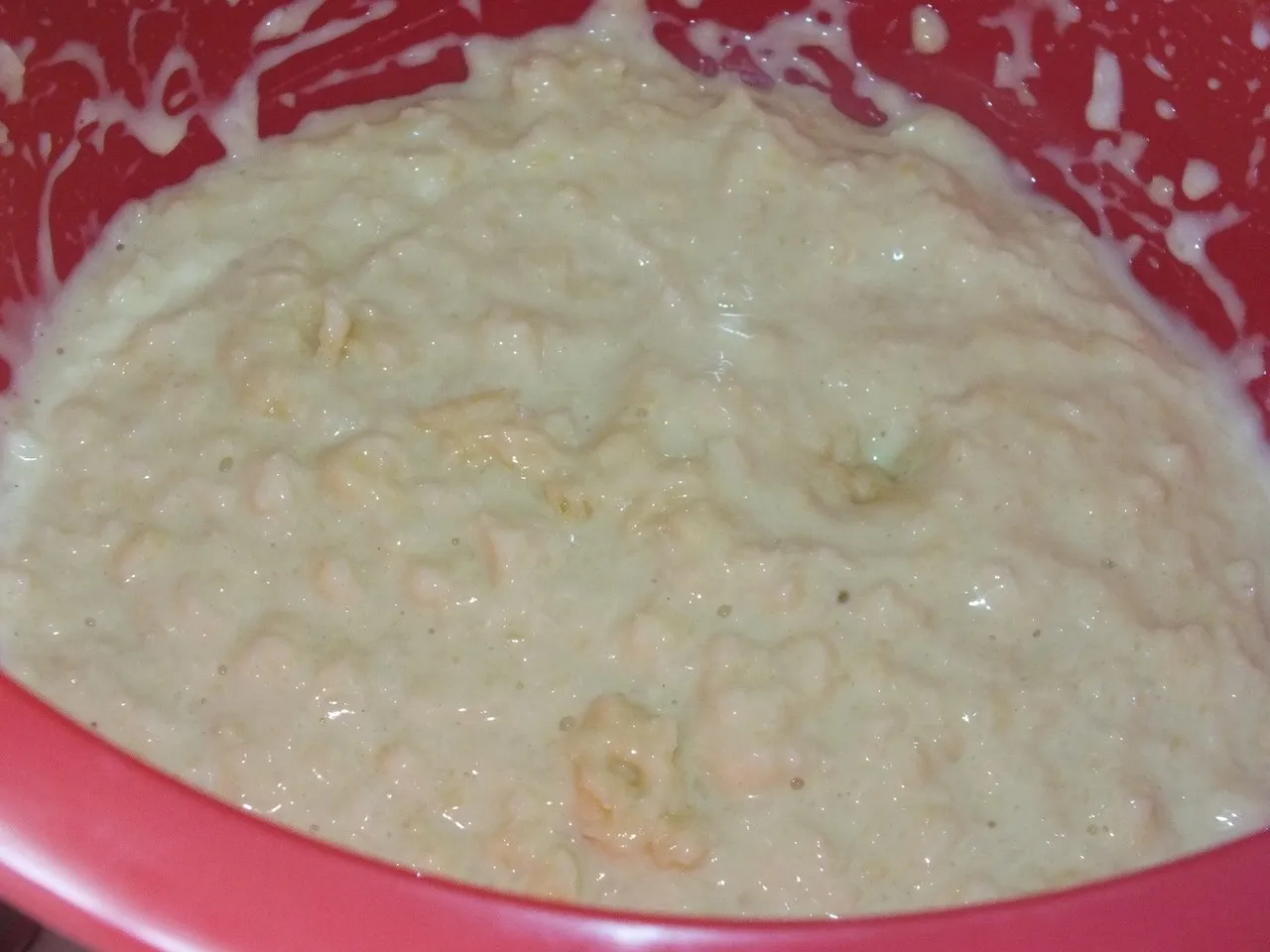 Świeży ananas smażony w kokosowym cieście