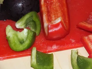 Kolorowe szaszłyki z bakłażanem i pieczarkami - 4