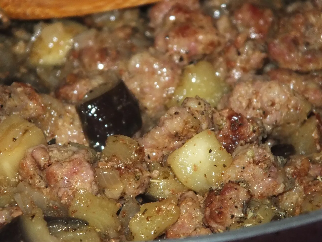 Kuleczki mięsne z bakłażanem w sosie własnym