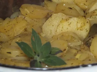 Ziemniaki pieczone z zielonym ogórkiem - 1