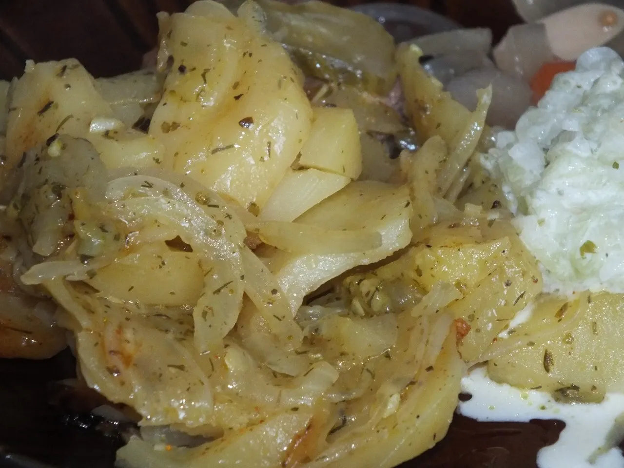 Ziemniaki pieczone z zielonym ogórkiem