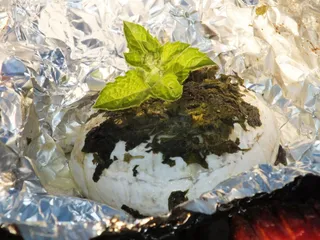 Miętowy camembert z grilla - 11