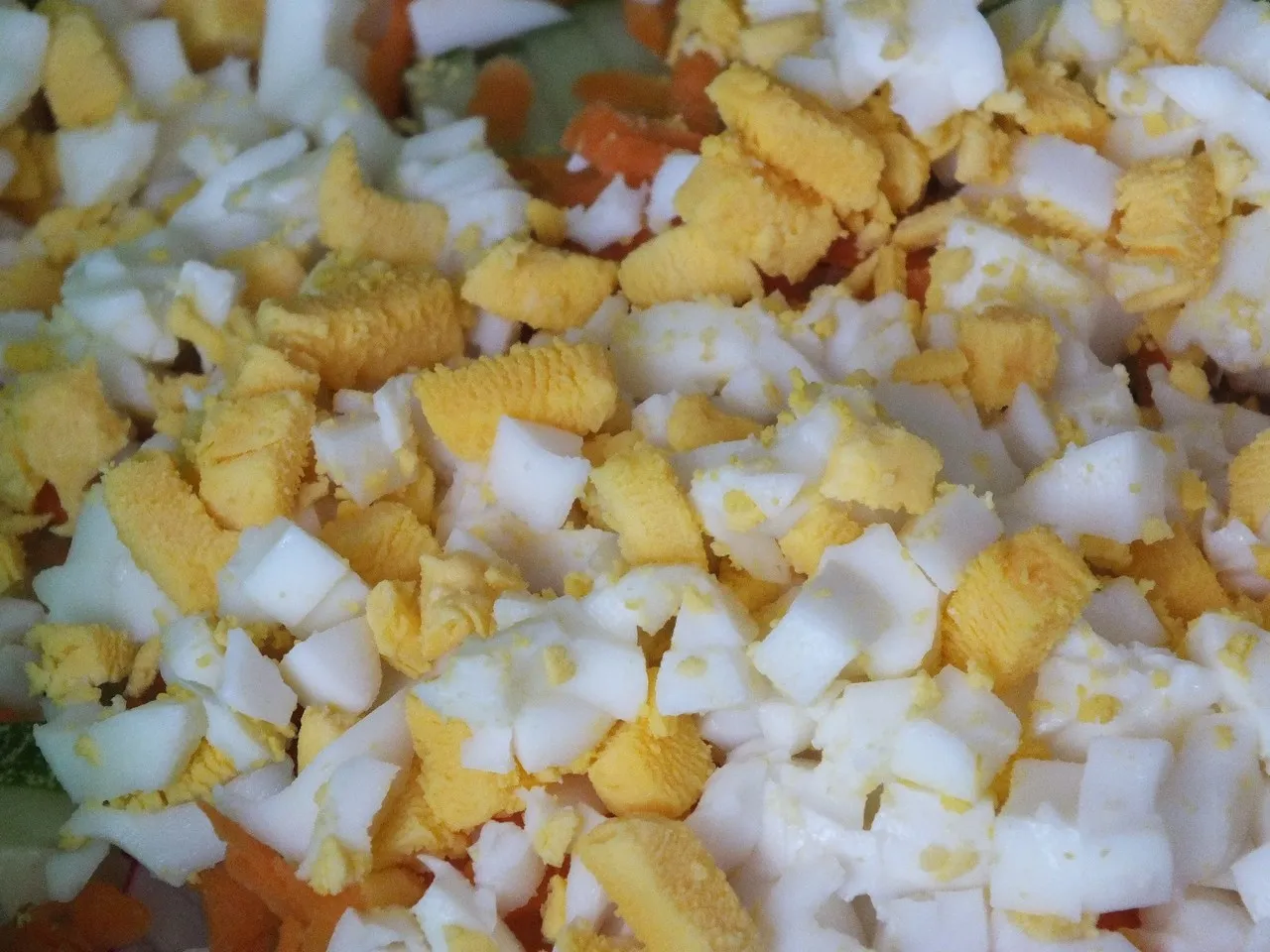 Sałatka z kapusty pekińskiej i sera mozzarella do grilla
