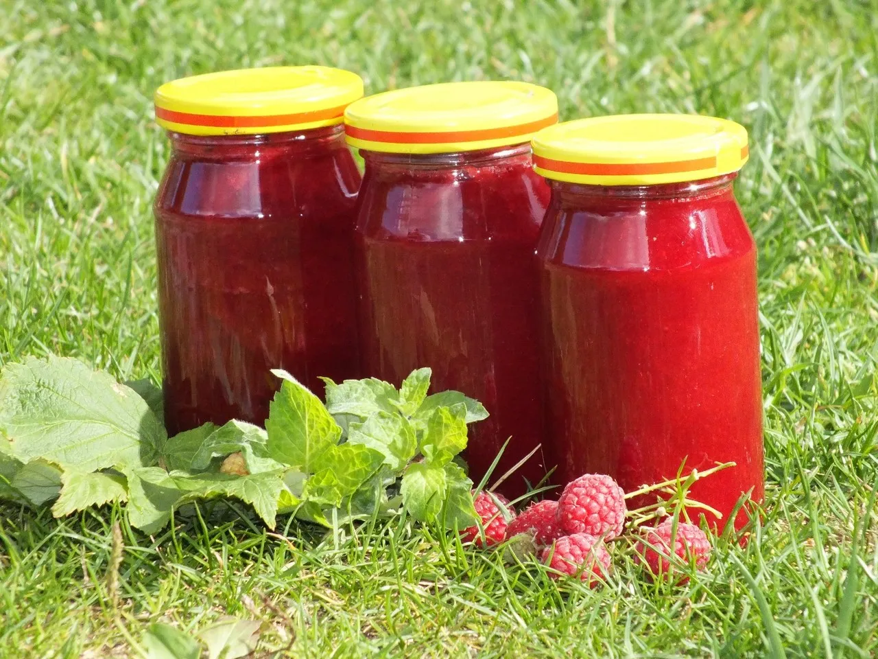Malinowy syrop z nutką mięty