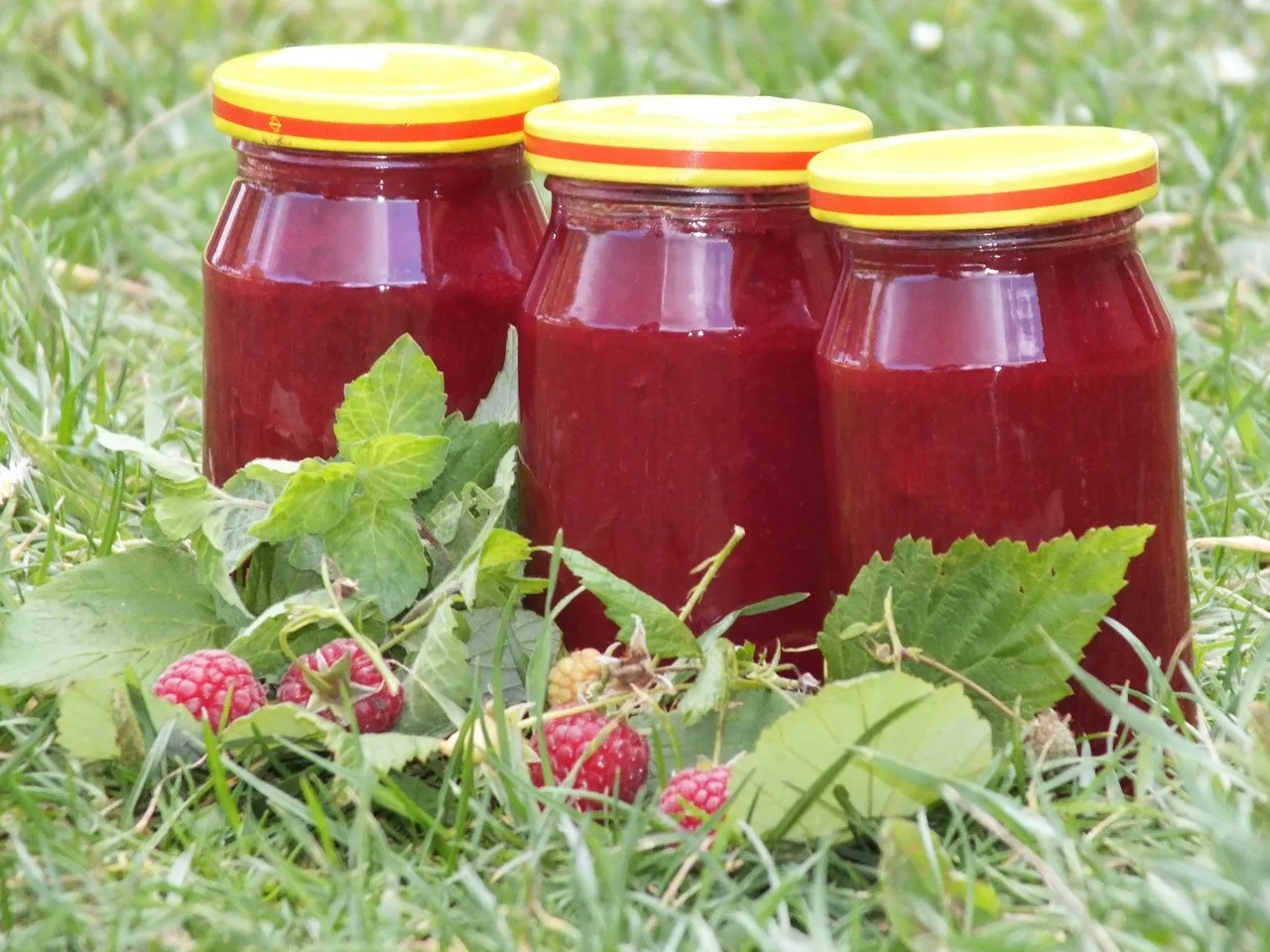 Malinowy syrop z nutką mięty