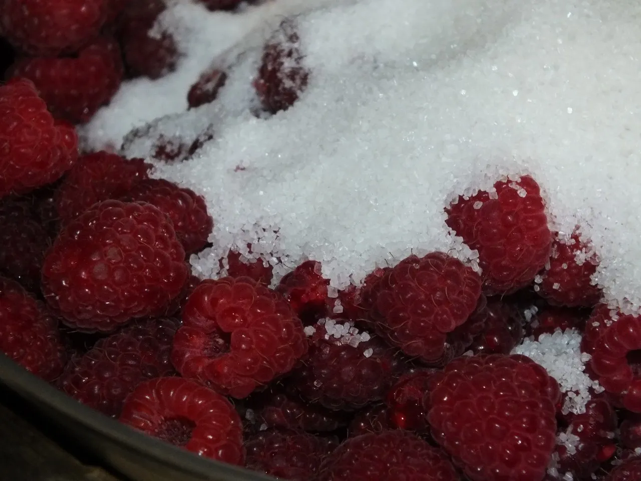 Malinowy syrop z nutką mięty