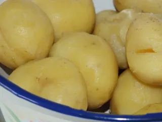 Sałatka ziemniaczana z oliwkami do potraw z grilla - 5
