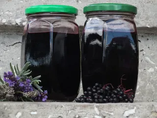 Sok z czarnego bzu z lawendą - 1