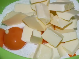 Kruche ciasto z masą jabłkowo-dyniową i słonecznikiem - 4
