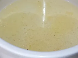 Biszkopt z masą śmietankowo-jogurtową i galaretką - 5