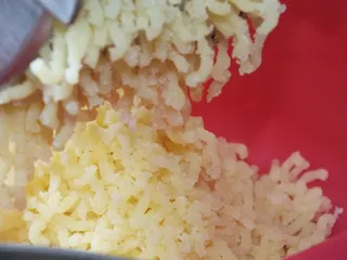 Kopytka z sosem pieczarkowym - 16