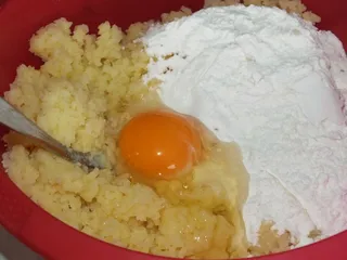 Kopytka z sosem pieczarkowym - 19