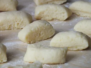 Kopytka z sosem pieczarkowym - 21