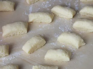 Kopytka z sosem pieczarkowym - 22