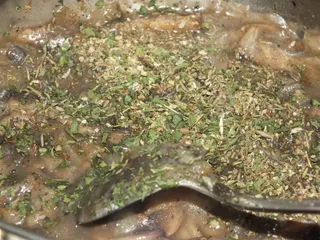 Kopytka z sosem pieczarkowym - 9