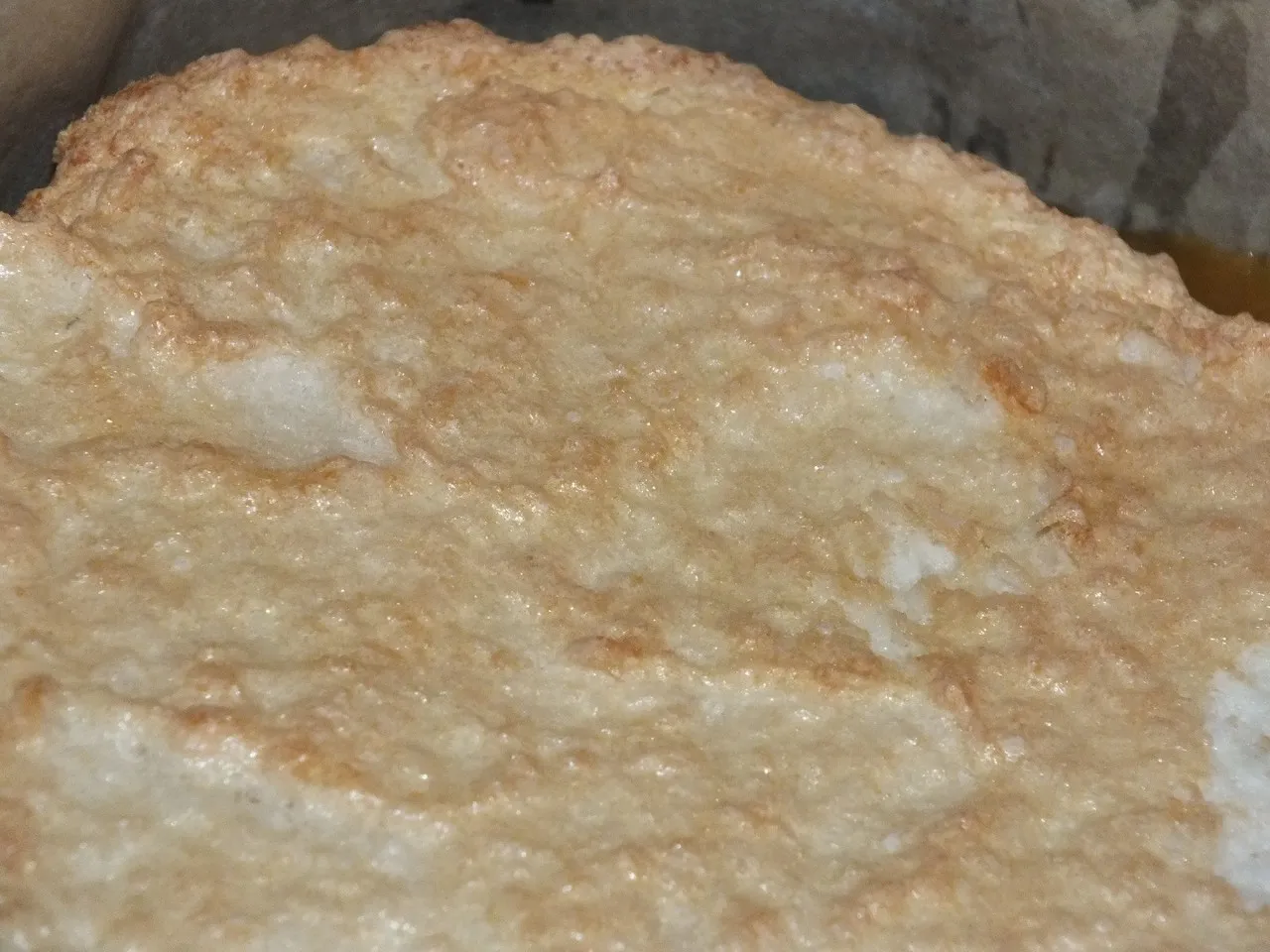 Cukiniowe ciasto pod kokosową bezą