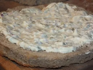 Tort chlebowy z rybą i pysznym majonezowym sosem - 11