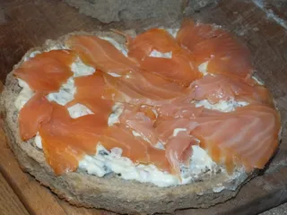 Tort chlebowy z rybą i pysznym majonezowym sosem - 12