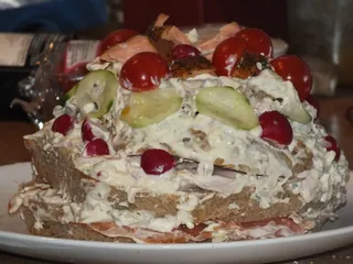 Tort chlebowy z rybą i pysznym majonezowym sosem - 25