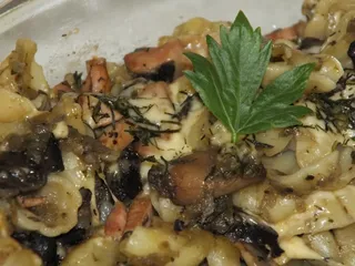 Zapiekanka makaronowa z patisonem, szynką i pieczarkami - 1