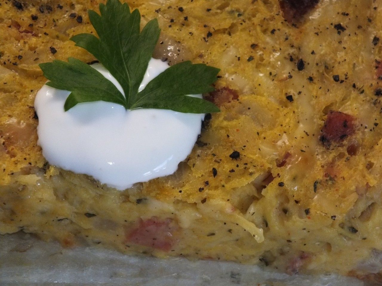 Babka z cukinii i żółtego sera
