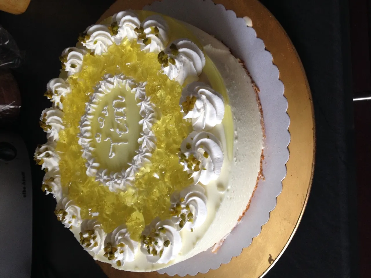 Lekki tort cytrynowy