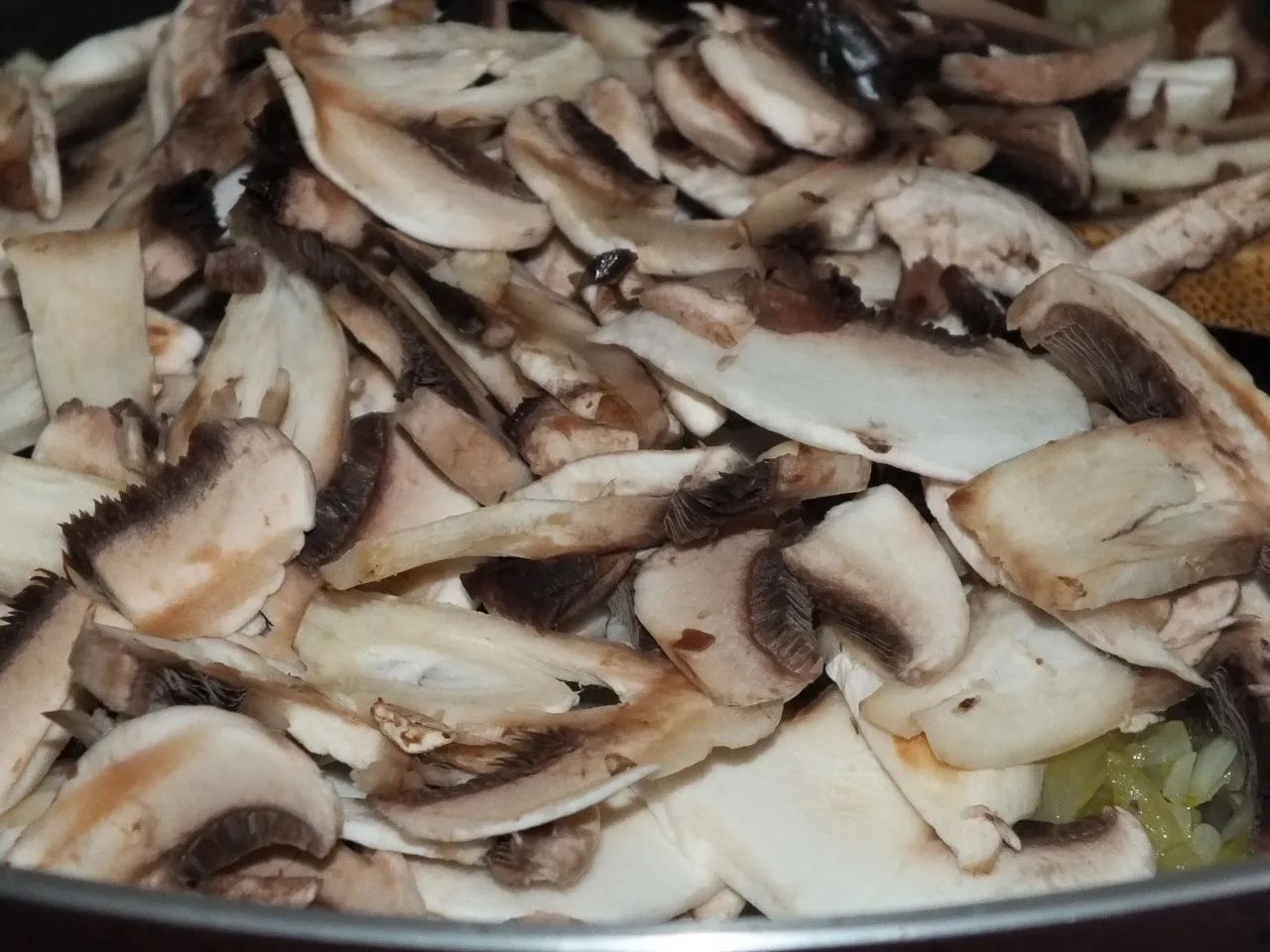 Kapusta z cukinią i pieczarkami