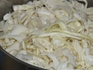 Kapusta z cukinią i pieczarkami - 4