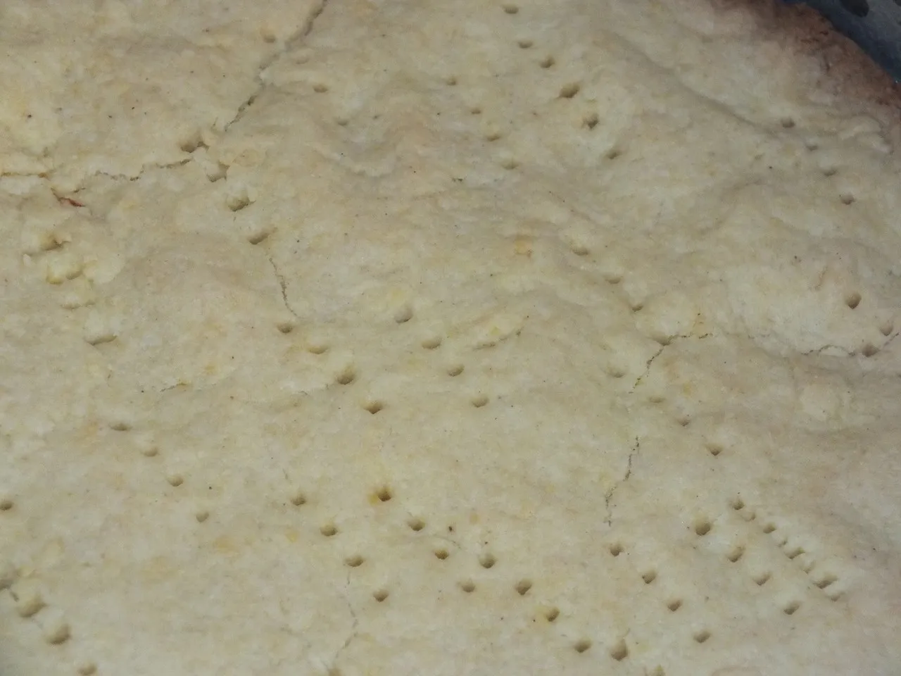 Tradycyjna szarlotka na kruchym cieście z kruszonką