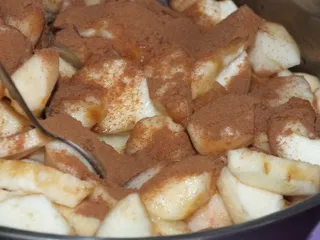 Tradycyjna szarlotka na kruchym cieście z kruszonką - 7