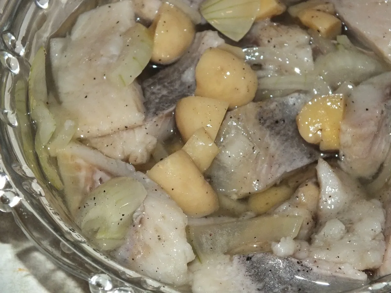 Śledzie z pieczarkami w oleju