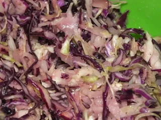 Kolorowa surówka z kapusty - 13