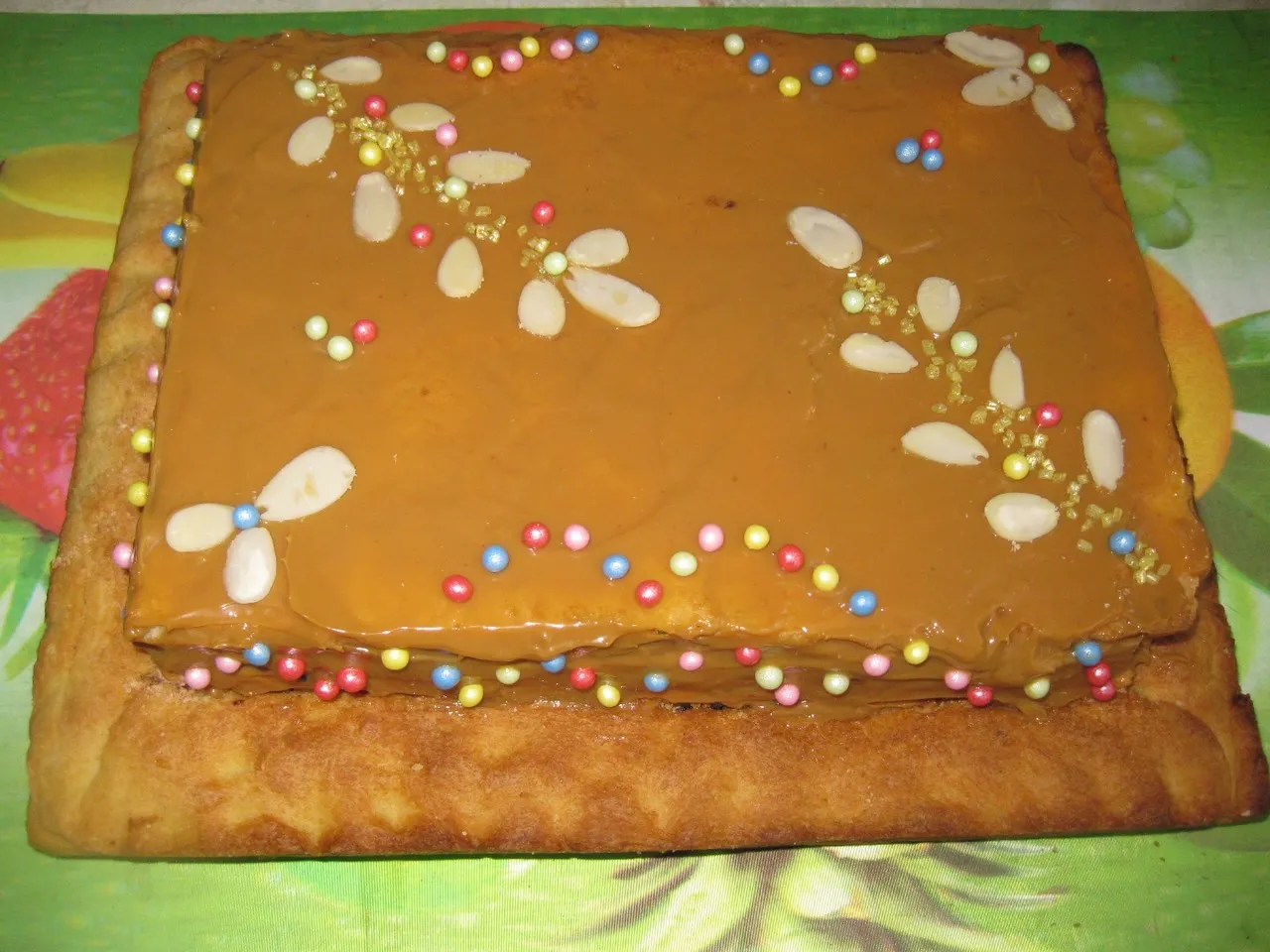 Mazurek wielkanocny na kruchym cieście