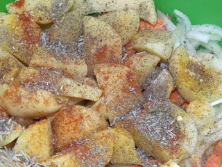 Golonka pieczona w ziemniakach - 9