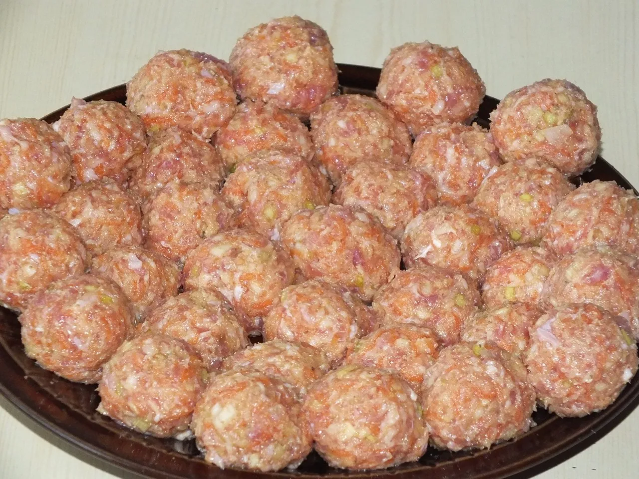 Delikatne mięsne pulpeciki z warzywami