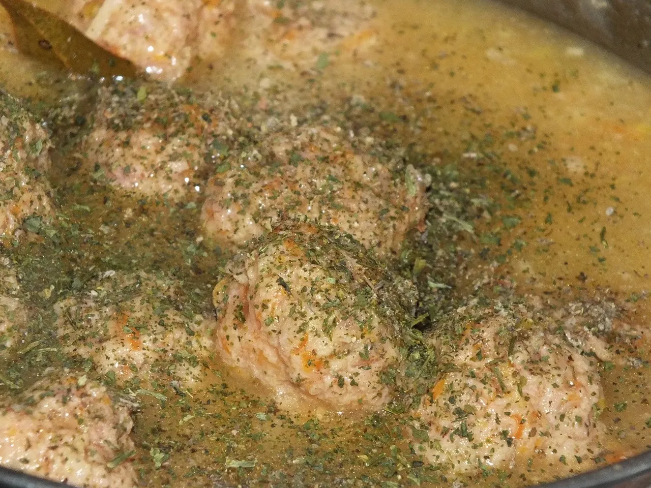 Delikatne mięsne pulpeciki z warzywami