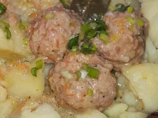 Delikatne mięsne pulpeciki z warzywami - 23