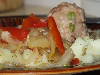 Delikatne mięsne pulpeciki z warzywami - 26