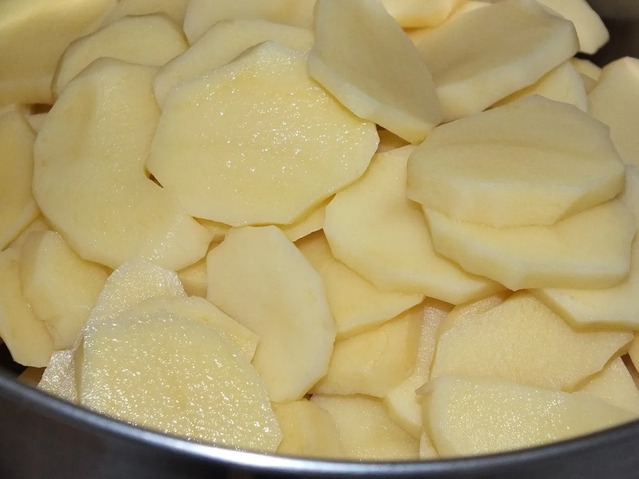 Zapiekanka ziemniaczana z papryką i koperkiem