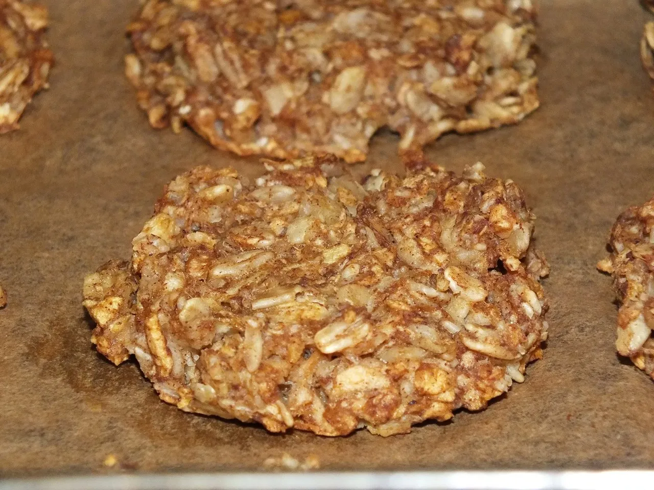 Aromatyczne owsiano-jabłkowe ciasteczka