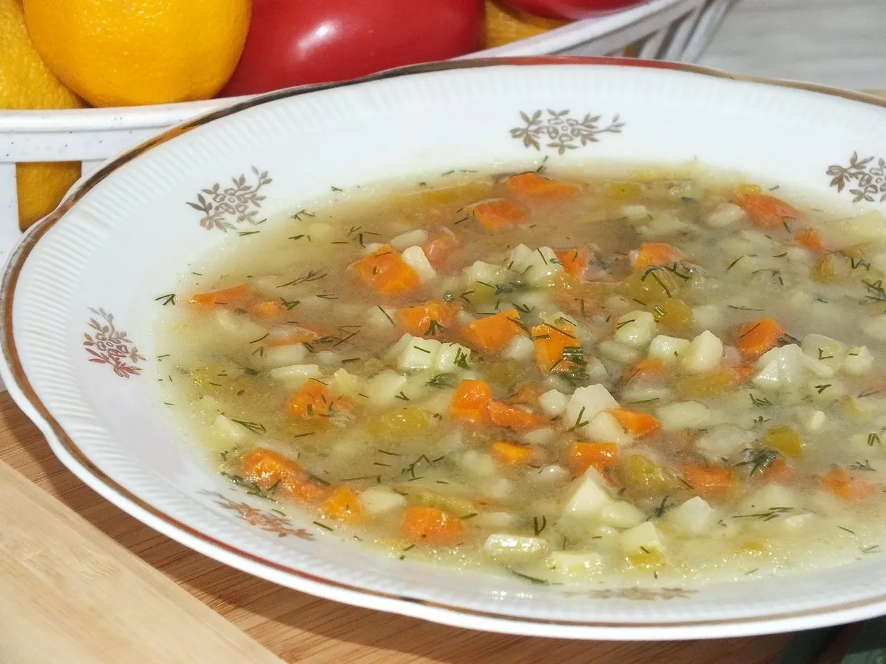 Zupa z cukinii na żeberkach