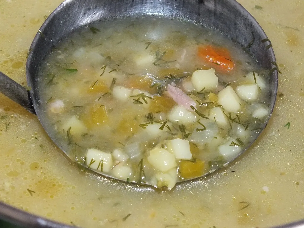 Zupa z cukinii na żeberkach
