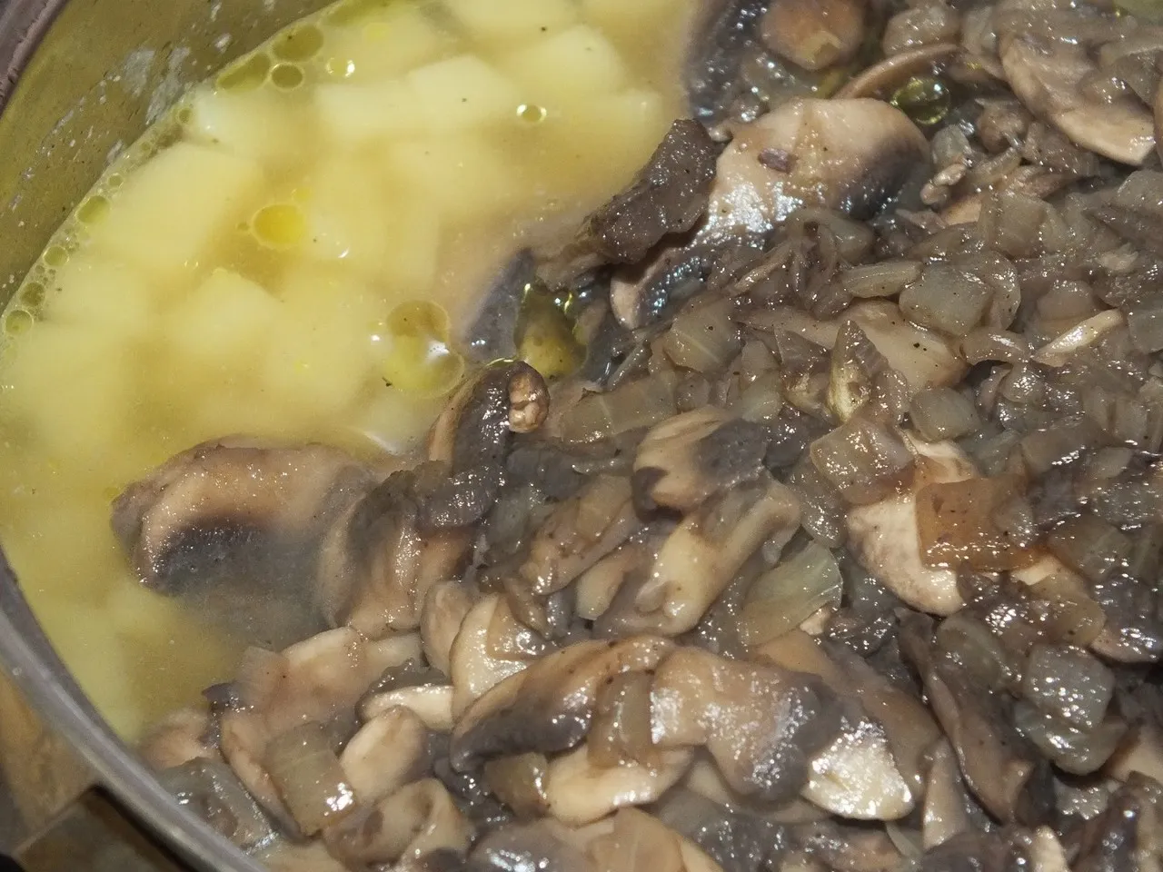Zupa krem pieczarkowo-ziemniaczana