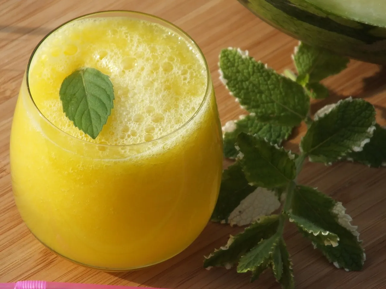 Smoothie z żółtego arbuza