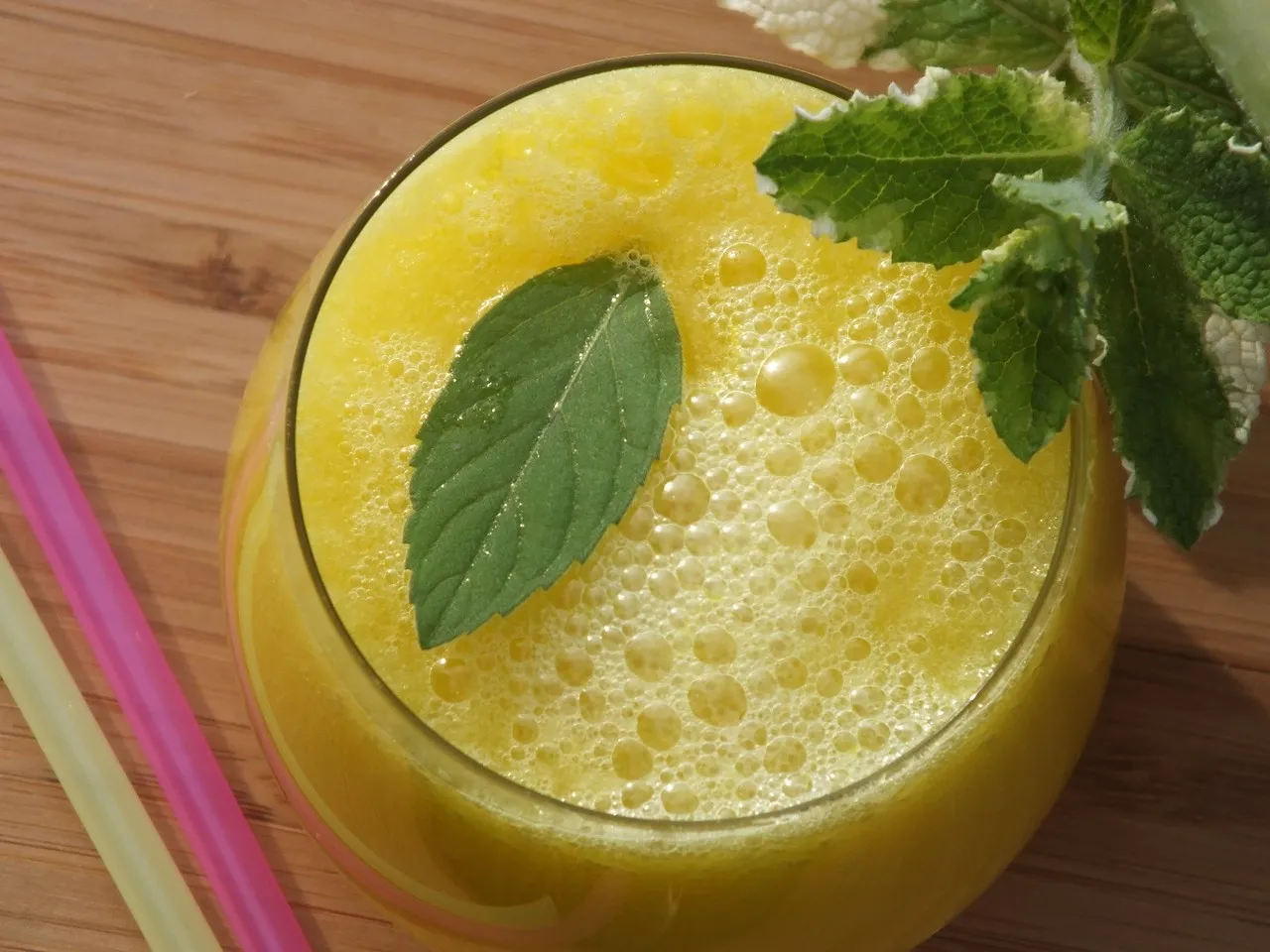 Smoothie z żółtego arbuza
