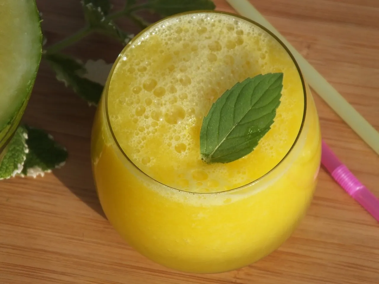 Smoothie z żółtego arbuza